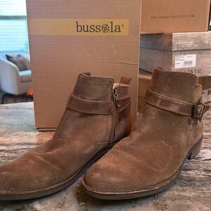 Bussola ankle boots